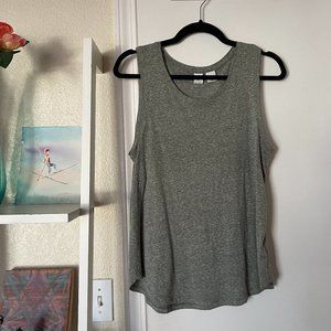 comfy loose grey tank ✸ easy / flowy / staple top